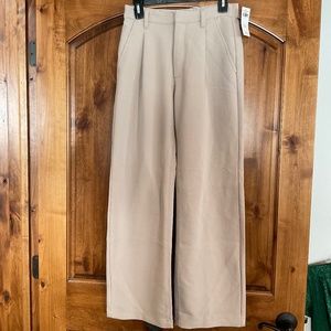 Abercrombie & Fitch Tailored Pants Size 28 Never Worn